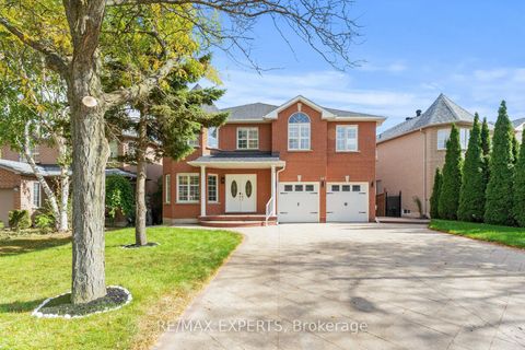 Photo 6 at 147 Ashton Drive, Maple, Vaughan