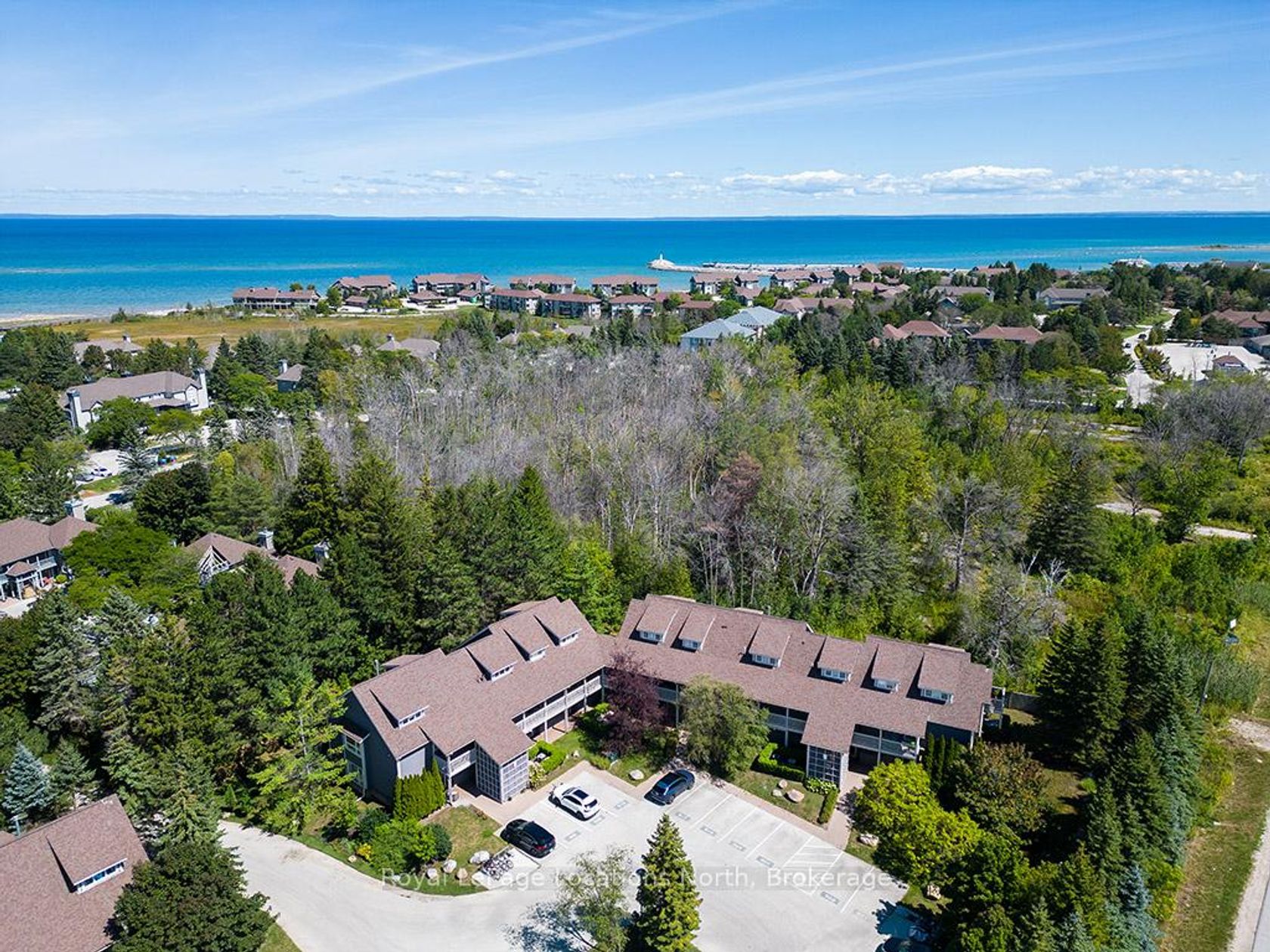 918 Cedar Pointe Court, Collingwood by Loree Meneguzzi Real Estate 918 Cedar Pointe Court, Collingwood