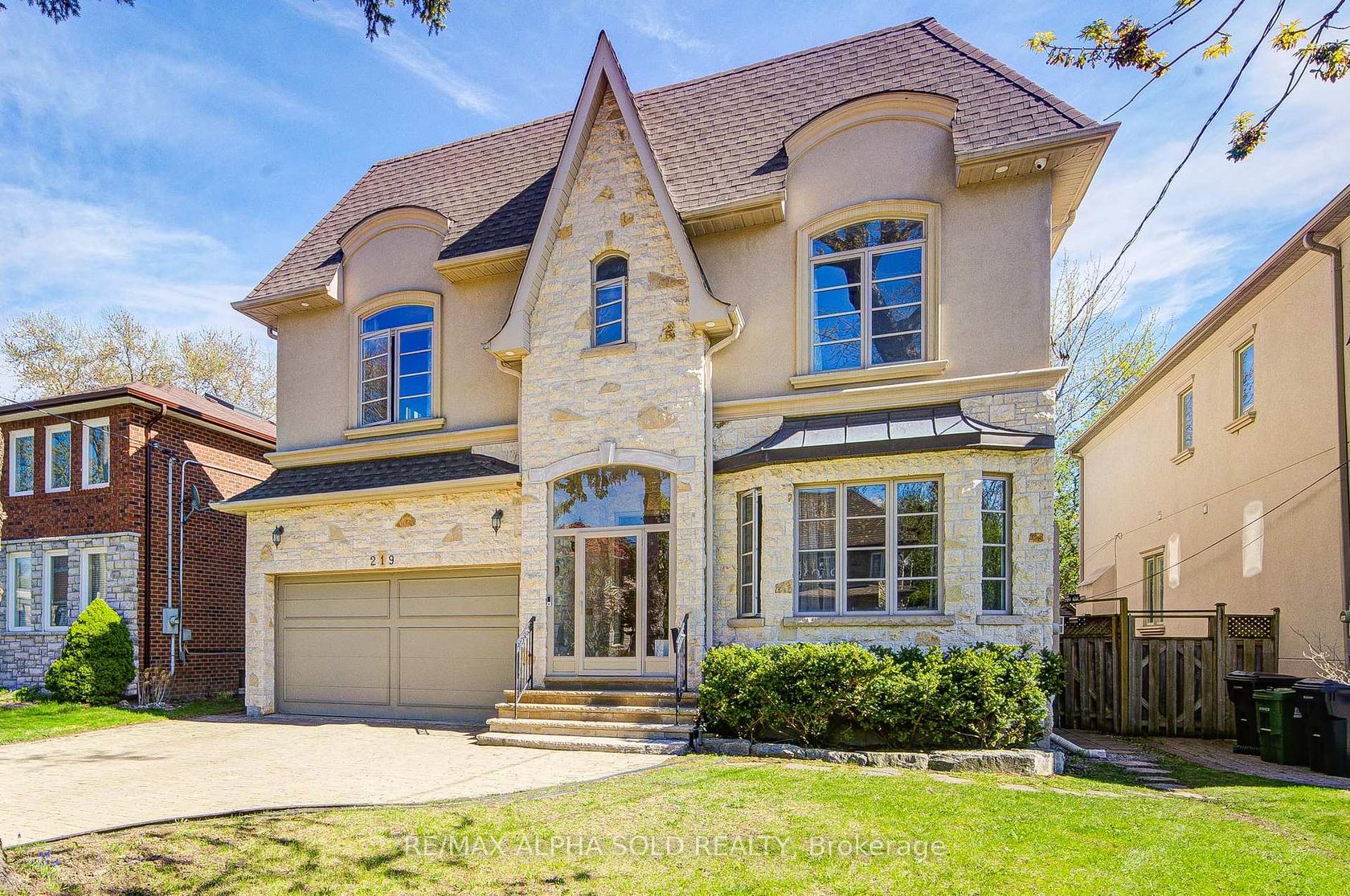 219 Greenfield Avenue, Willowdale East, Toronto 