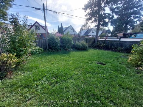 Photo 3 at 29 Holland Avenue, Parkview, Toronto