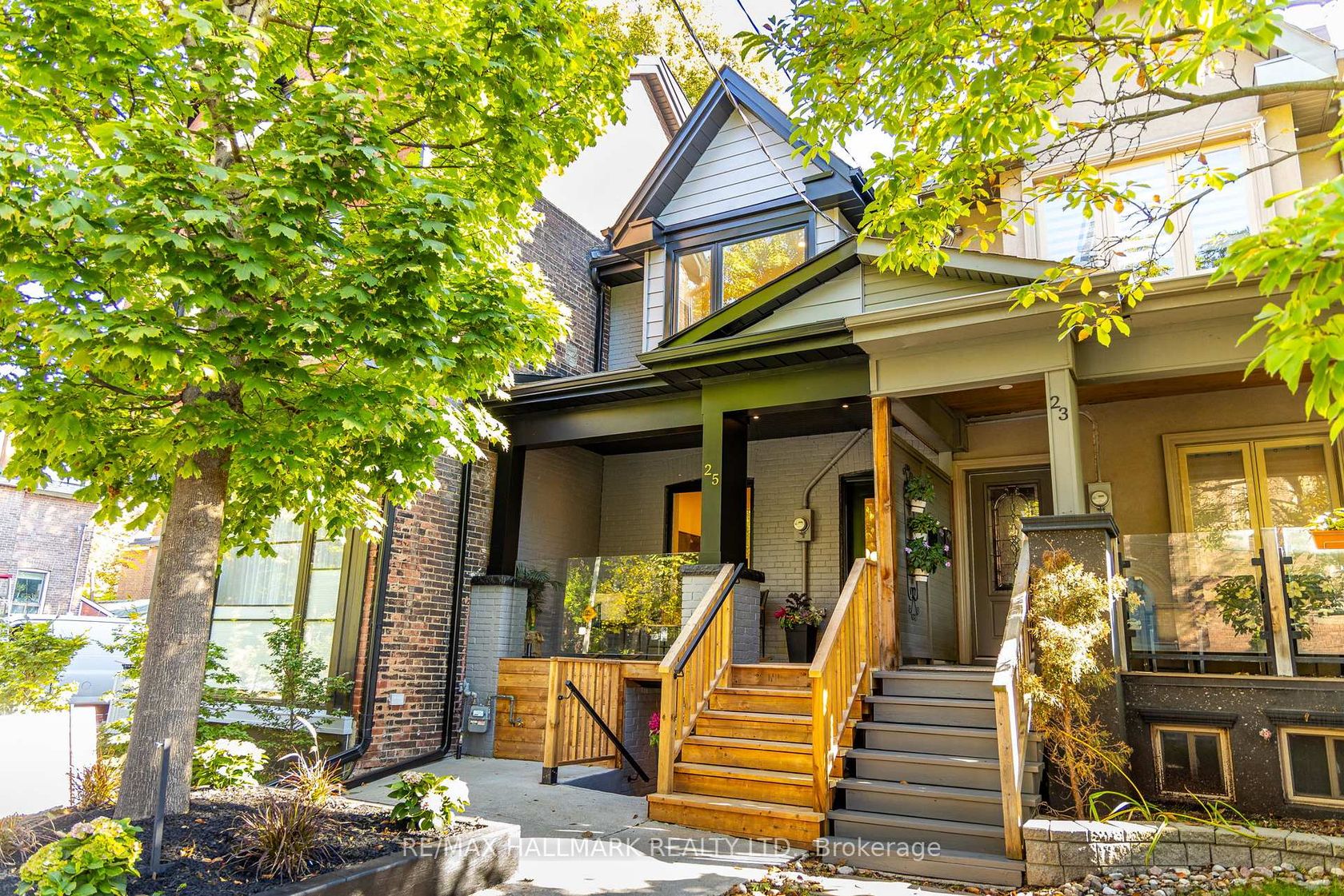 25 Howland Road, North Riverdale, Toronto 