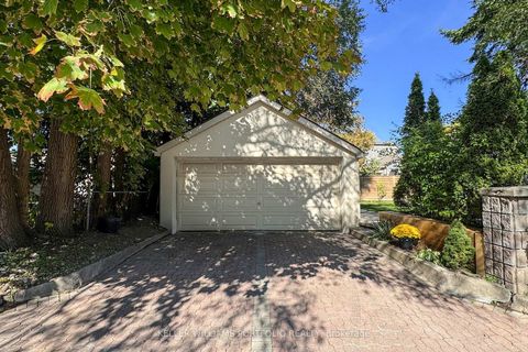 Photo 3 at 22 Pitt Avenue, Birchmount, Toronto Photo 3 at 22 Pitt Avenue, Birchmount, Toronto