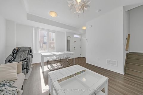 Photo 6 at 112 - 30 Almond Blossom Mews, Vaughan Corporate Centre, Vaughan