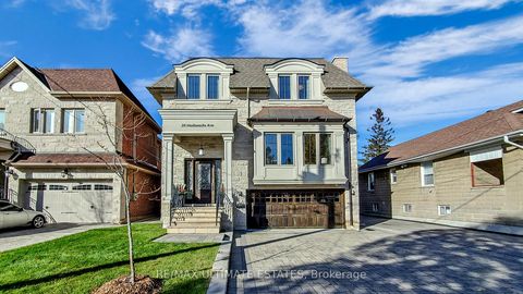 Photo 1 at 26 Madawaska Avenue, Newtonbrook East, Toronto