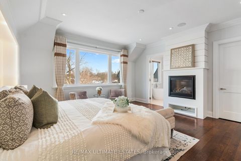 Photo 26 at 26 Madawaska Avenue, Newtonbrook East, Toronto