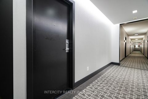 Photo 1 at 525 - 2885 Bayview Avenue, Bayview Village, Toronto