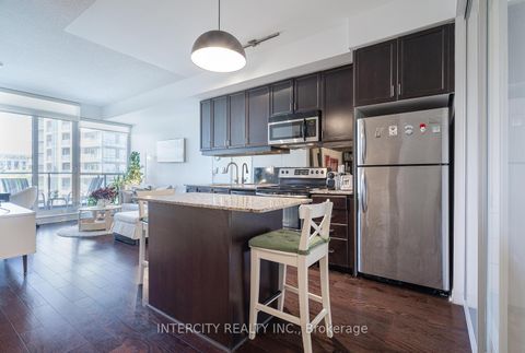 Photo 4 at 525 - 2885 Bayview Avenue, Bayview Village, Toronto