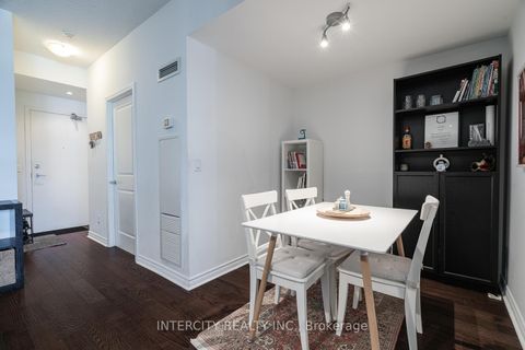 Photo 8 at 525 - 2885 Bayview Avenue, Bayview Village, Toronto