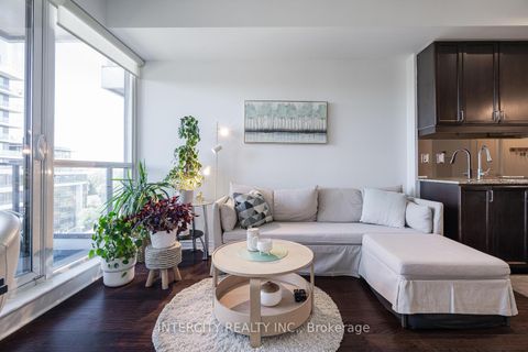 Photo 10 at 525 - 2885 Bayview Avenue, Bayview Village, Toronto