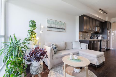 Photo 11 at 525 - 2885 Bayview Avenue, Bayview Village, Toronto