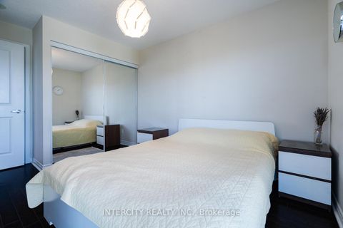 Photo 15 at 525 - 2885 Bayview Avenue, Bayview Village, Toronto