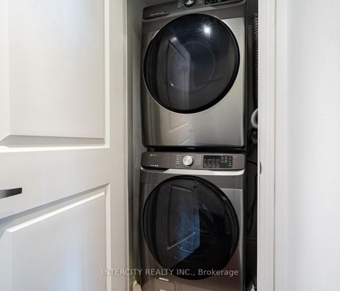 Photo 21 at 525 - 2885 Bayview Avenue, Bayview Village, Toronto