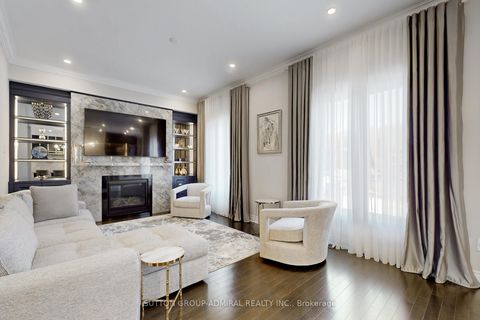 Photo 4 at 37 Cedarpoint Court, Patterson, Vaughan