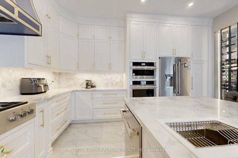 Photo 10 at 37 Cedarpoint Court, Patterson, Vaughan