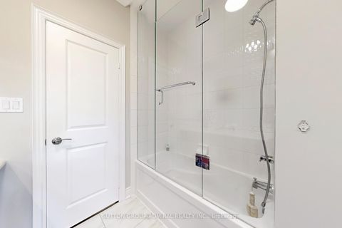 Photo 26 at 37 Cedarpoint Court, Patterson, Vaughan