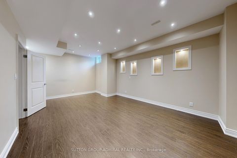 Photo 37 at 37 Cedarpoint Court, Patterson, Vaughan