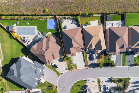 Photo 44 at 37 Cedarpoint Court, Patterson, Vaughan