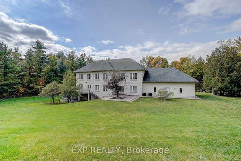 Photo 2 at 77 Silver Fox Place, Rural Vaughan, Vaughan