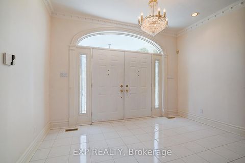Photo 3 at 77 Silver Fox Place, Rural Vaughan, Vaughan