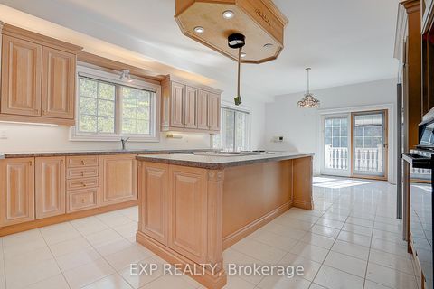 Photo 10 at 77 Silver Fox Place, Rural Vaughan, Vaughan