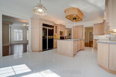 Photo 11 at 77 Silver Fox Place, Rural Vaughan, Vaughan