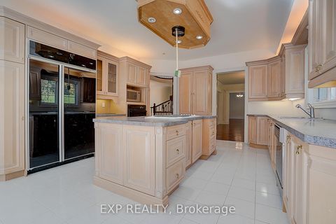 Photo 13 at 77 Silver Fox Place, Rural Vaughan, Vaughan