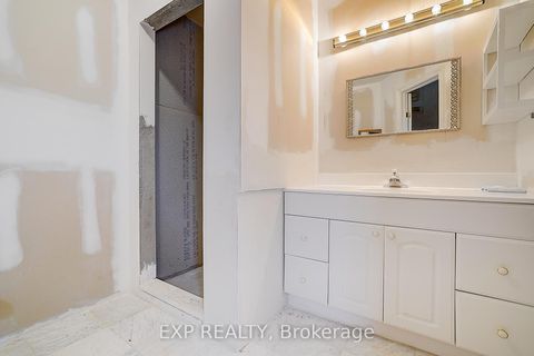 Photo 32 at 77 Silver Fox Place, Rural Vaughan, Vaughan