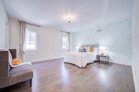 Photo 35 at 140 Lady Jessica Drive, Patterson, Vaughan