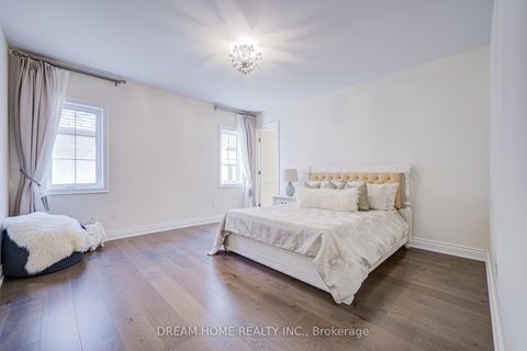 Photo 37 at 140 Lady Jessica Drive, Patterson, Vaughan