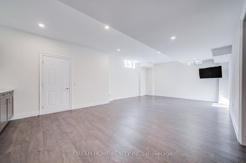 Photo 39 at 140 Lady Jessica Drive, Patterson, Vaughan