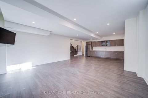 Photo 40 at 140 Lady Jessica Drive, Patterson, Vaughan