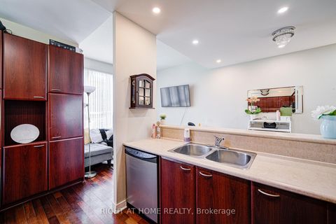 Photo 14 at Th112 - 36 Lee Centre Drive, Woburn, Toronto