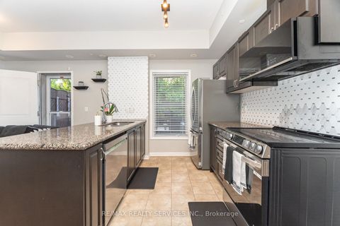 Photo 18 at 106 - 9589 Keele Street, Maple, Vaughan