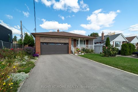 Photo 1 at 1012 Castlefield Avenue, Belgravia, Toronto