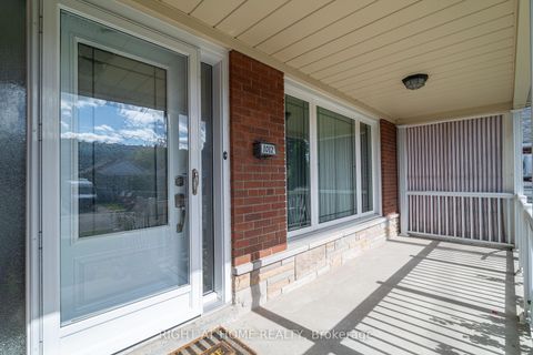 Photo 2 at 1012 Castlefield Avenue, Belgravia, Toronto