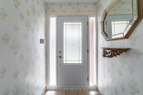Photo 3 at 1012 Castlefield Avenue, Belgravia, Toronto