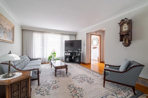 Photo 7 at 1012 Castlefield Avenue, Belgravia, Toronto