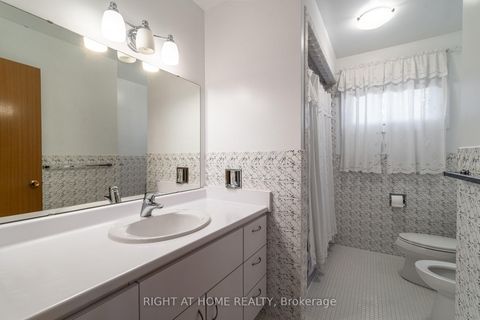 Photo 18 at 1012 Castlefield Avenue, Belgravia, Toronto