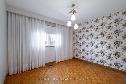 Photo 24 at 1012 Castlefield Avenue, Belgravia, Toronto