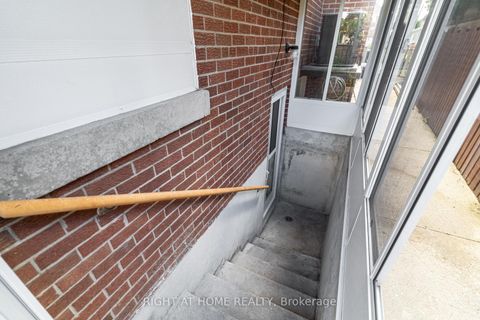 Photo 33 at 1012 Castlefield Avenue, Belgravia, Toronto