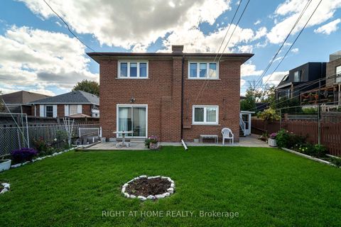 Photo 36 at 1012 Castlefield Avenue, Belgravia, Toronto