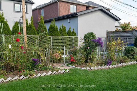 Photo 37 at 1012 Castlefield Avenue, Belgravia, Toronto