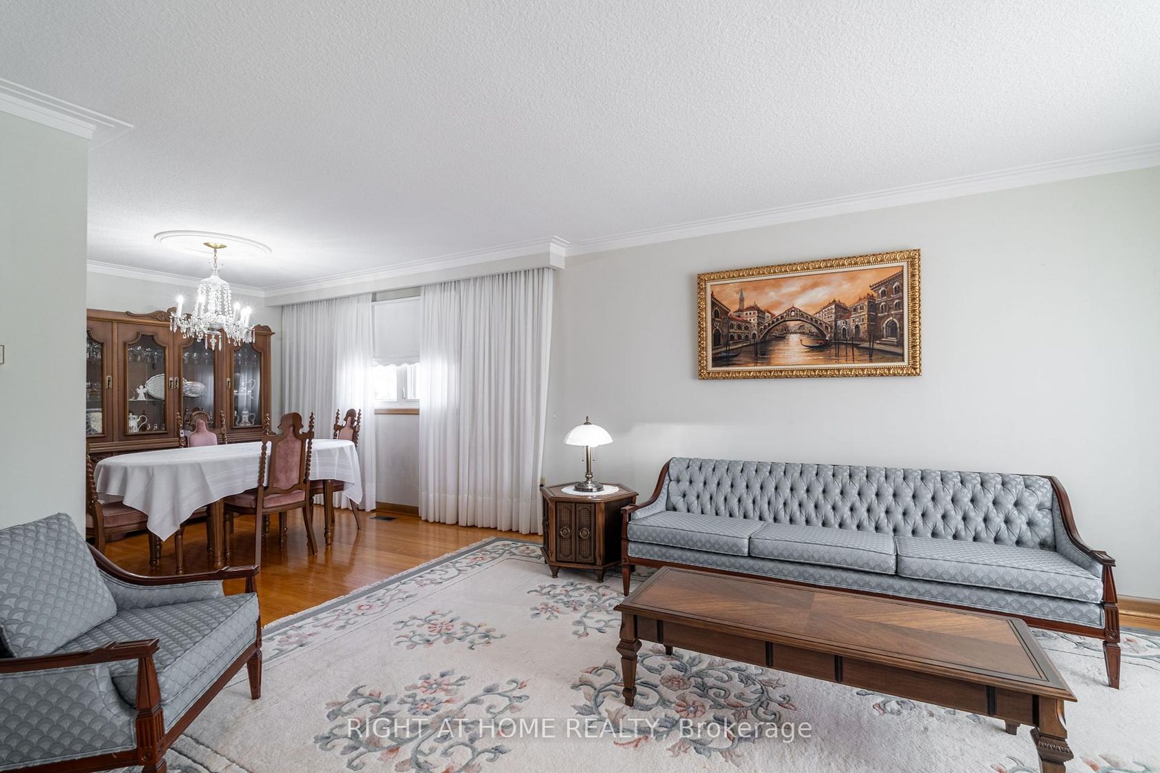 Photo 6 at 1012 Castlefield Avenue, Belgravia, Toronto Photo 6 at 1012 Castlefield Avenue, Belgravia, Toronto