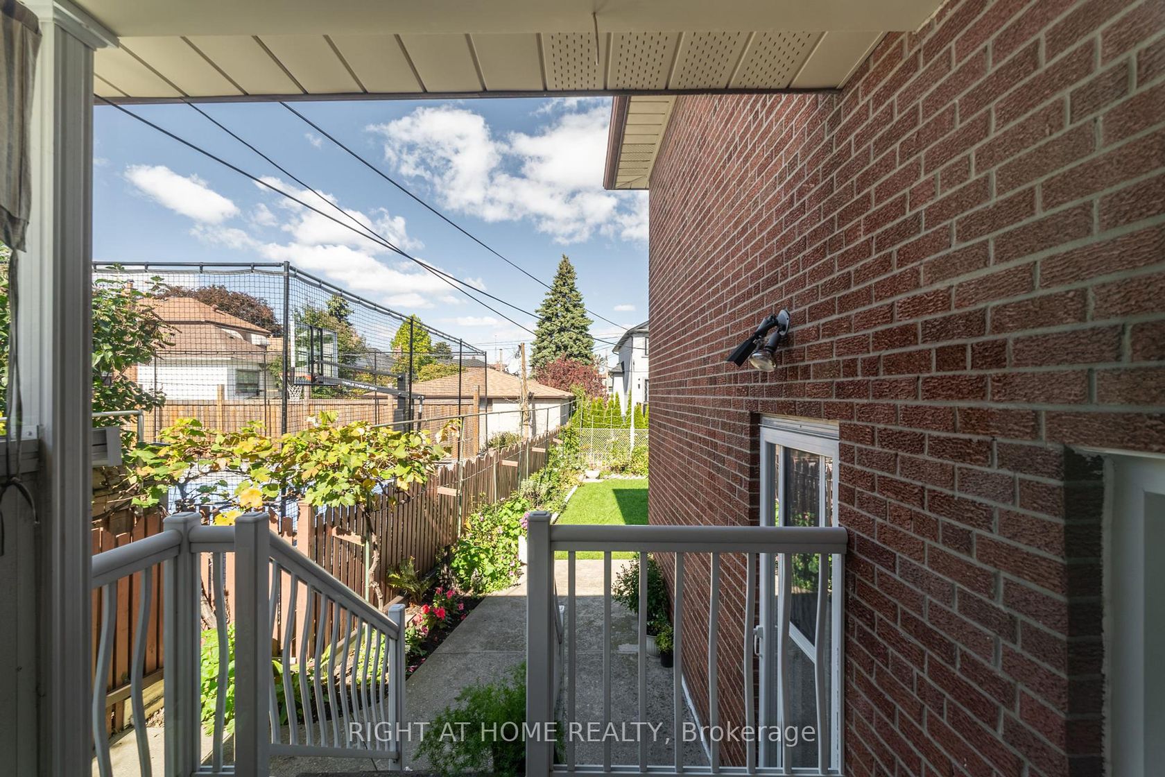 Photo 12 at 1012 Castlefield Avenue, Belgravia, Toronto Photo 12 at 1012 Castlefield Avenue, Belgravia, Toronto