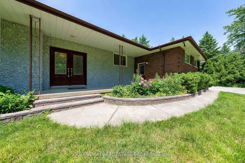 Photo 1 at 1268 15th Side Road, Rural King, King