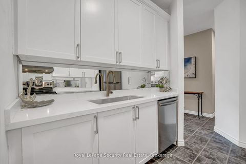 Photo 11 at 403 - 980 Yonge Street, Annex, Toronto