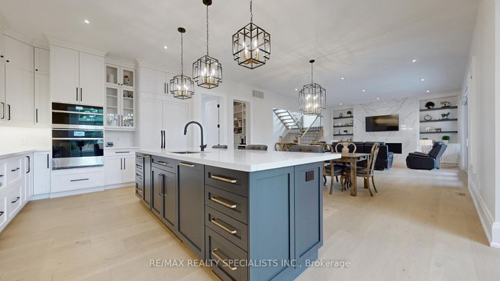 Photo 12 at 212 Southview Road, WO West, Oakville