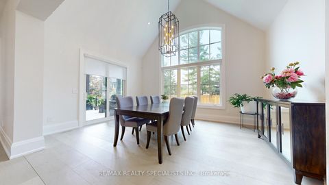 Photo 5 at 212 Southview Road, WO West, Oakville