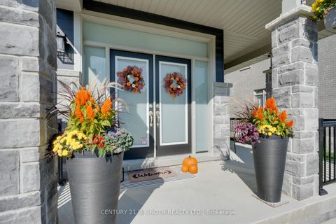 Photo 2 at 99 FRANKLIN Trail, Holly, Barrie