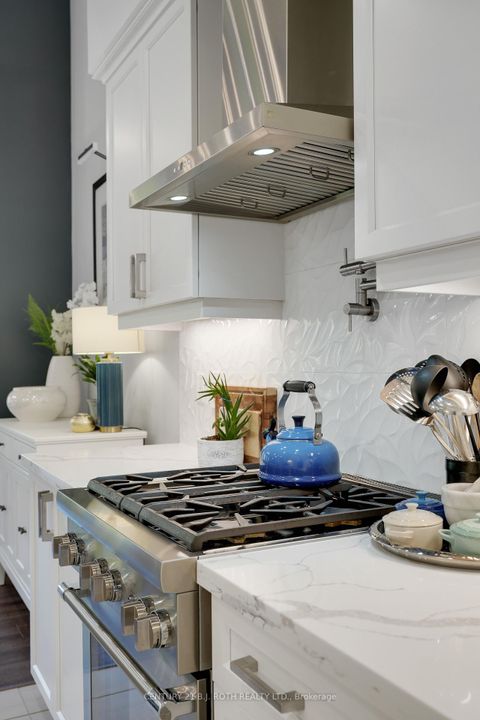 Photo 13 at 99 FRANKLIN Trail, Holly, Barrie